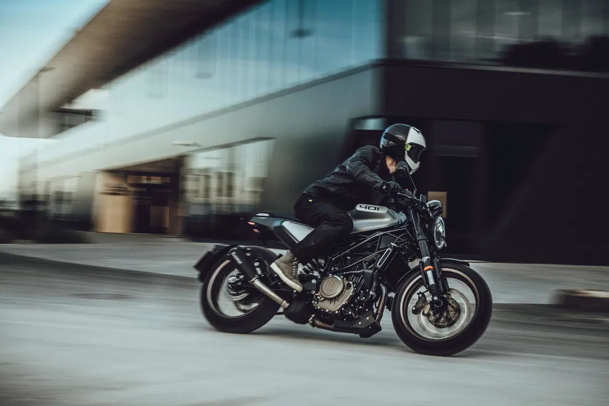 Le Husqvarna Vitpilen e Svartpilen 2020 (401 e 701) sono in vendita (9)