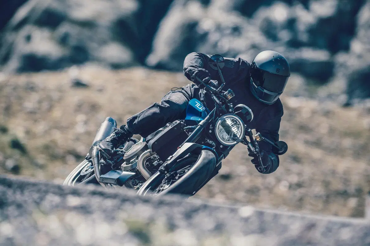 Le Husqvarna Vitpilen e Svartpilen 2020 (401 e 701) sono in vendita (11)