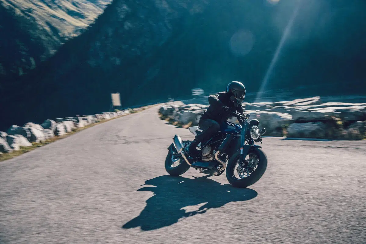 Le Husqvarna Vitpilen e Svartpilen 2020 (401 e 701) sono in vendita (14)