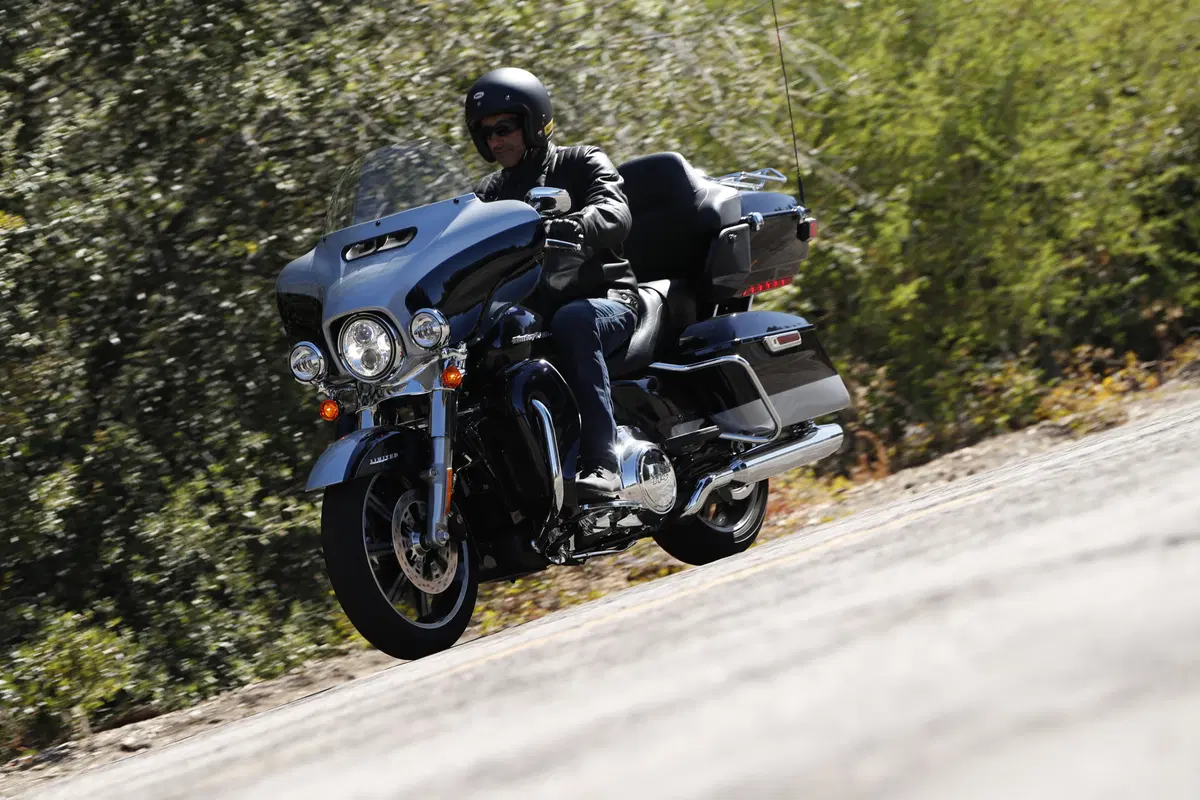 Harley Davidson, le novità Touring 2020, l'RDRS e H-D Connect (6)