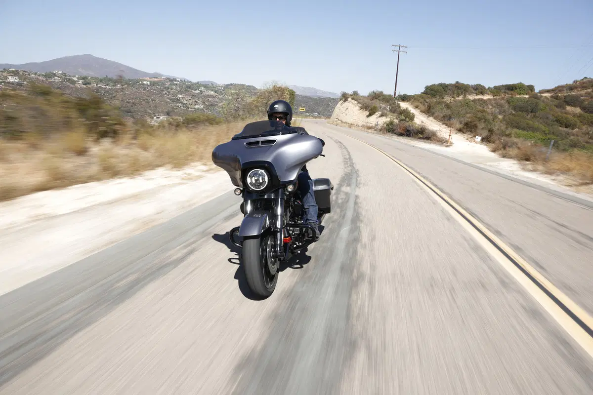 Harley Davidson, le novità Touring 2020, l'RDRS e H-D Connect (11)