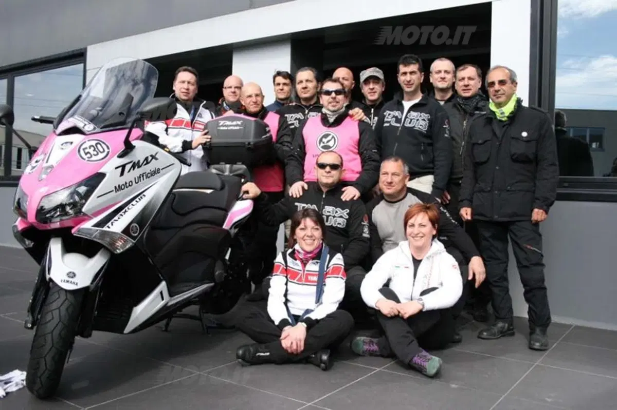 Yamaha TMax 530 Giro d'Italia: la prima tappa prende il via