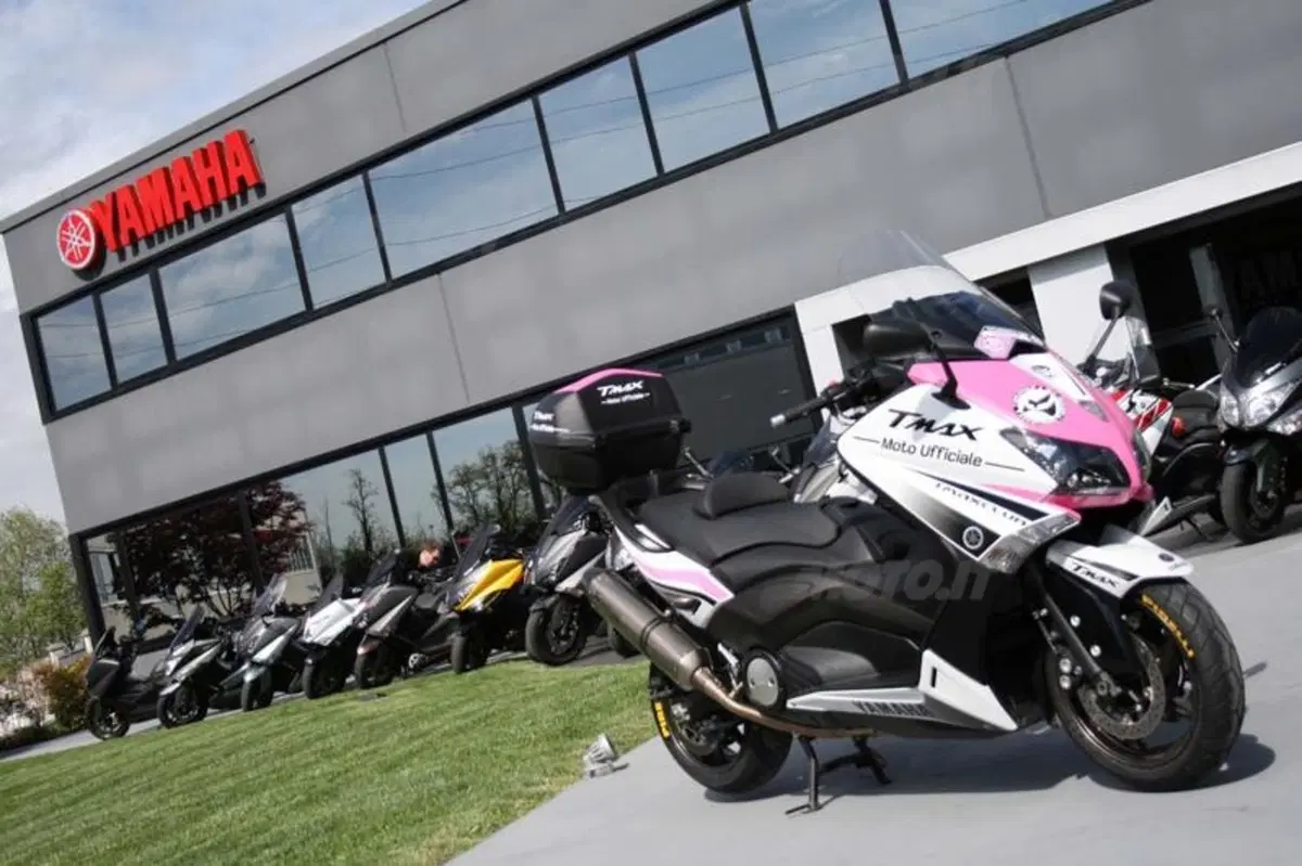 Yamaha TMax 530 Giro d'Italia: la prima tappa prende il via (6)