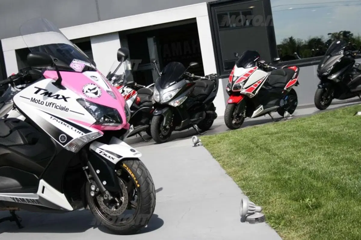 Yamaha TMax 530 Giro d'Italia: la prima tappa prende il via (7)