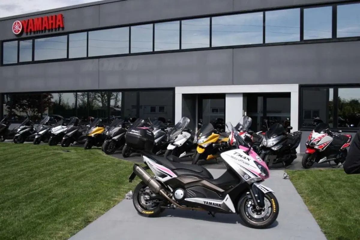 Yamaha TMax 530 Giro d'Italia: la prima tappa prende il via (8)