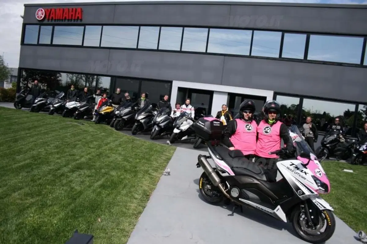 Yamaha TMax 530 Giro d'Italia: la prima tappa prende il via (10)