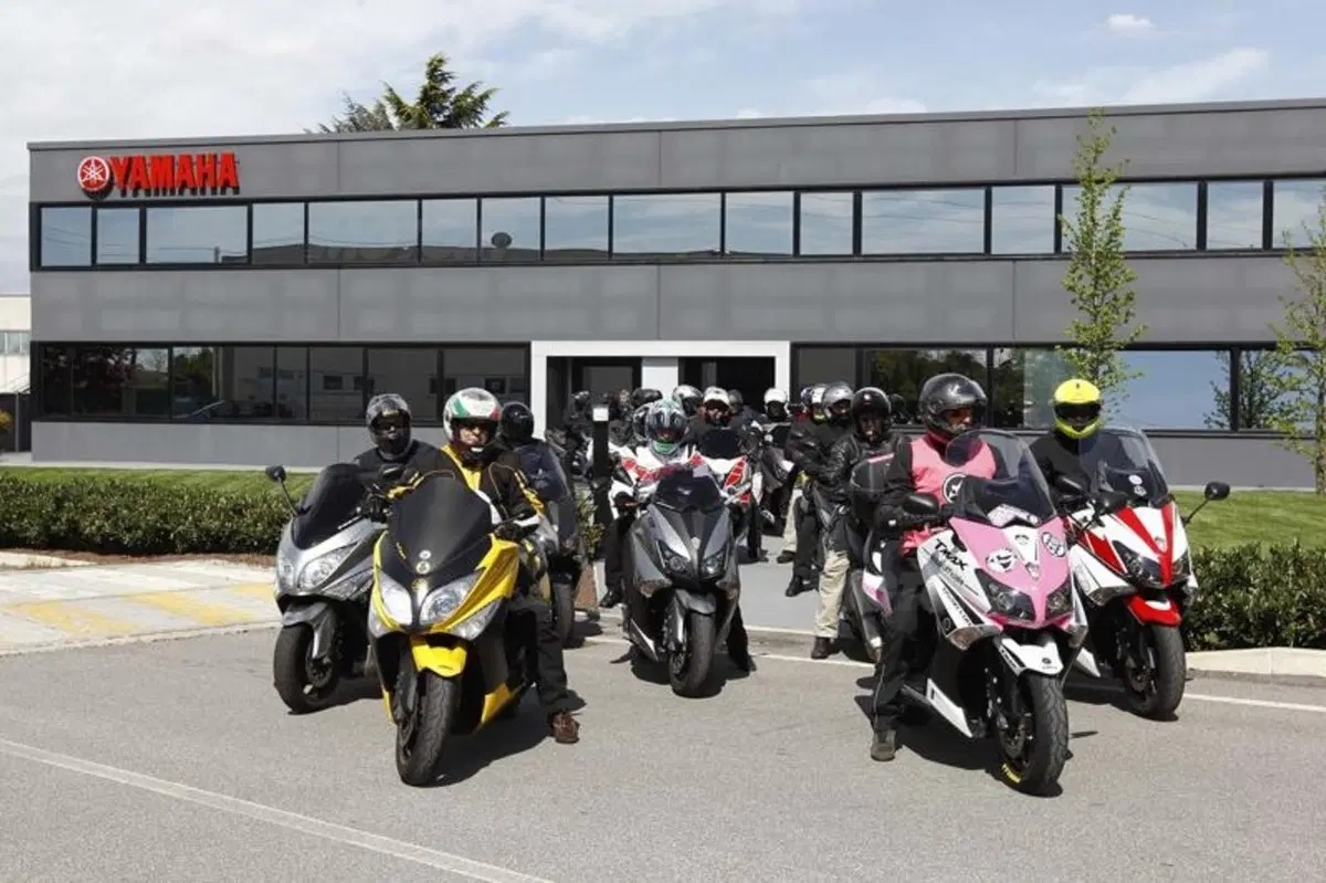 Yamaha TMax 530 Giro d'Italia: la prima tappa prende il via (18)