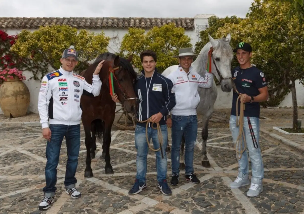 MotoGP. I piloti a cavallo in attesa del GP di Spagna (3)