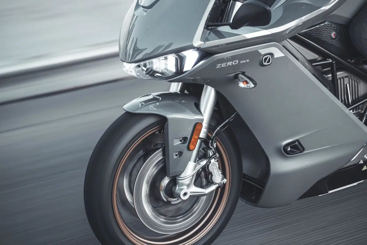 Zero SR / S. Dati, foto e prezzi della nuova moto elettrica (16)