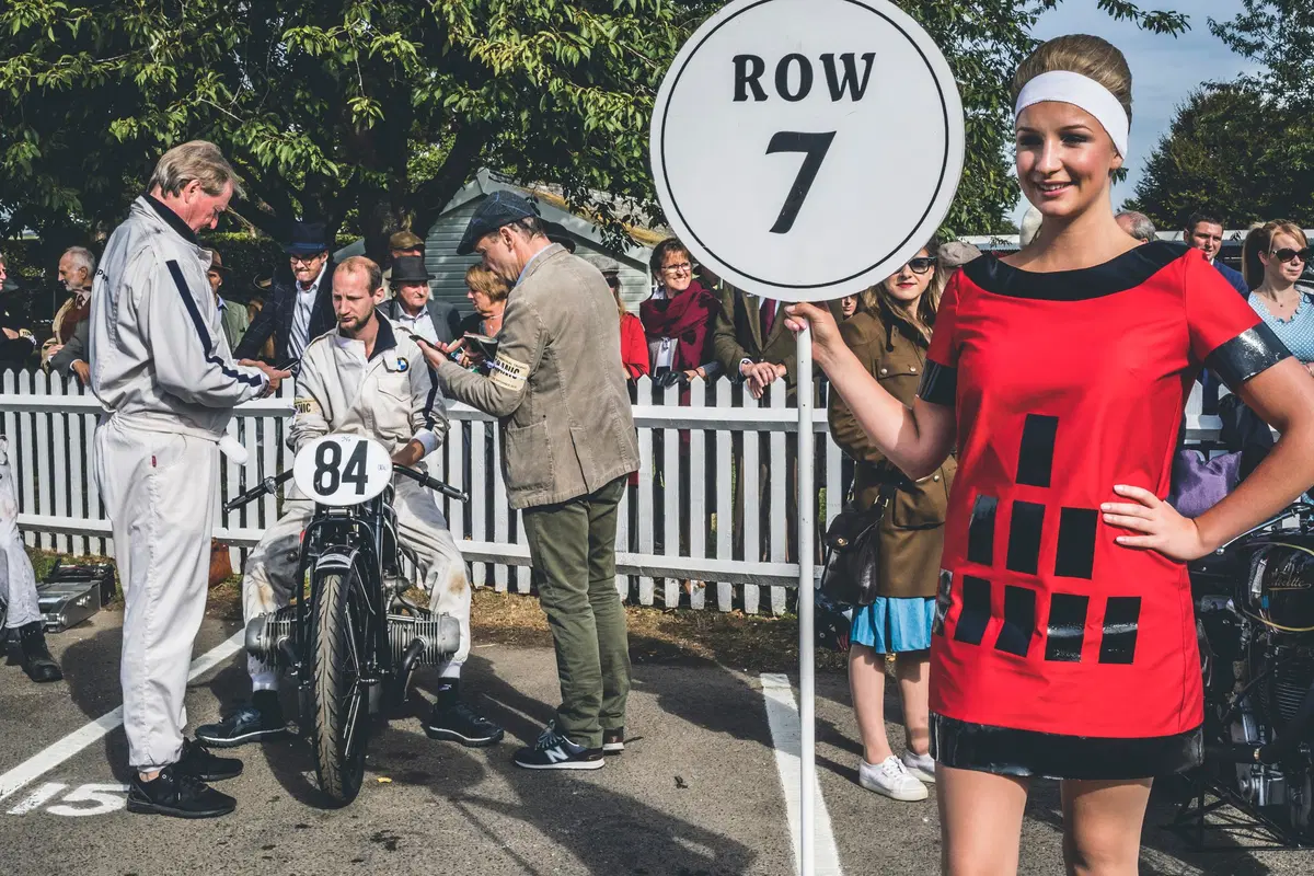 Corser vs. McGuinness sulle moto d'epoca a Goodwood (17)