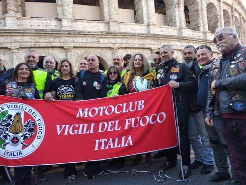 Roma: un corteo di biker e ciclisti insieme sulla strada (2)