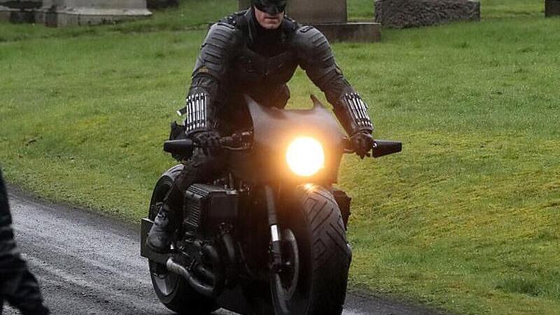 Cinema e moto. Da quella di Batman alla Vespa