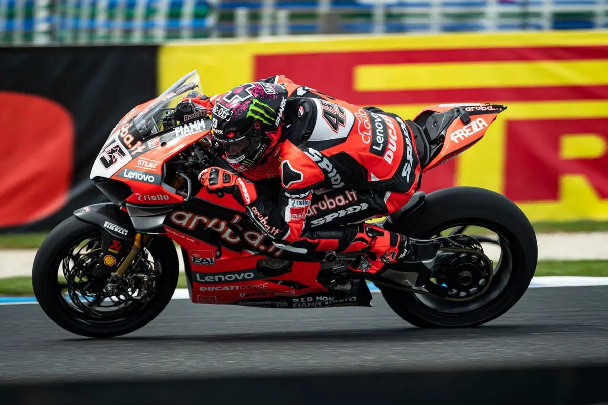 SBK Rea è il più veloce nei test ufficiali di Phillip Island (9)