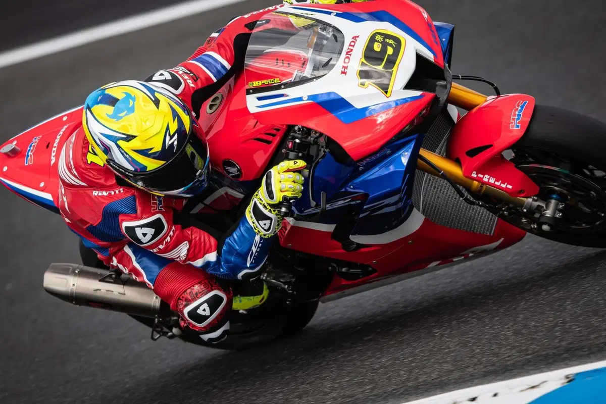 SBK Rea è il più veloce nei test ufficiali di Phillip Island (12)