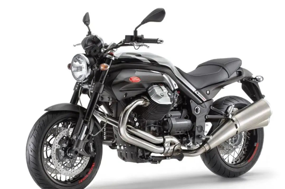 Nuovo listino prezzi Moto Guzzi: arriva la Griso S.E. Black Devil a 12.190 Euro