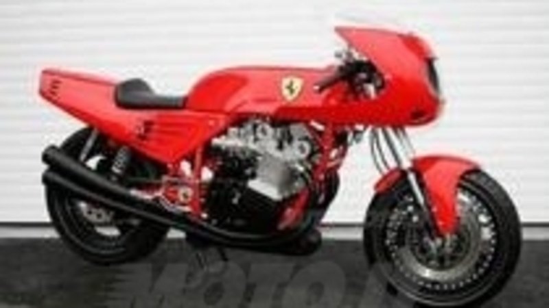 Ferrari 900: battuta all&#039;asta l&#039;unica moto della storia del Cavallino