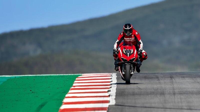 Ducati Superleggera V4: la racconta Alessandro Valia