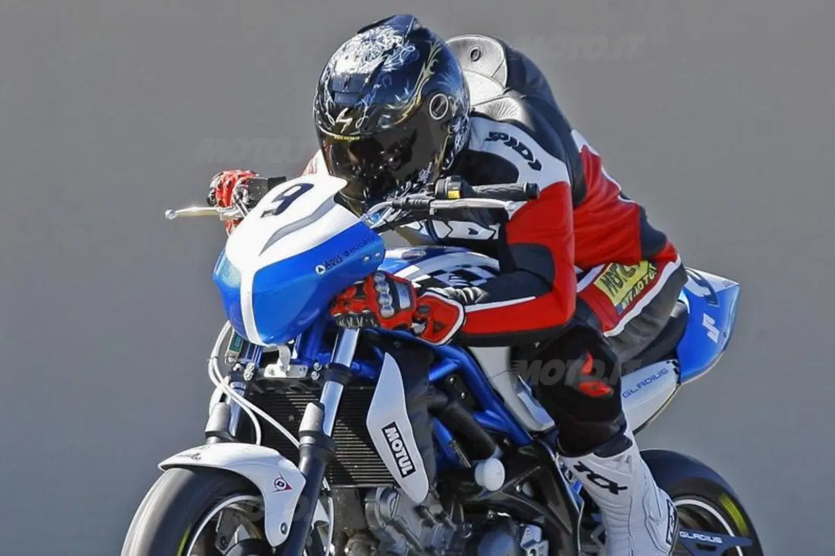 Si accendono i motori della Suzuki Gladius Cup 2012 (13)