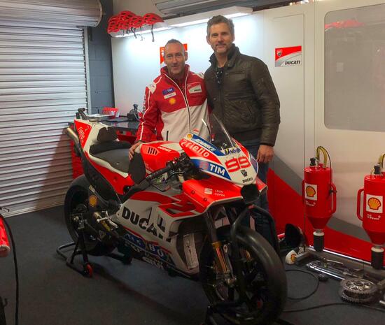 Eric Bana nei box Ducati MotoGp. Fonte: Twitter