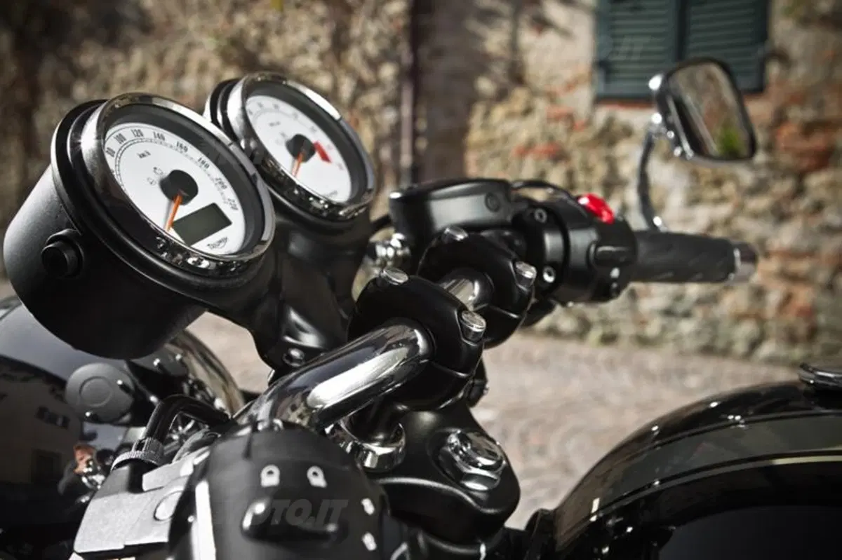 Triumph Classics  (34)