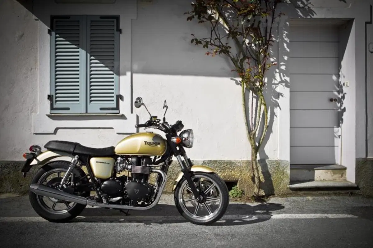Triumph Classics  (64)