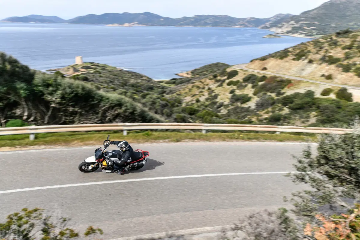 Moto Guzzi V85TT TEST: video anteprima