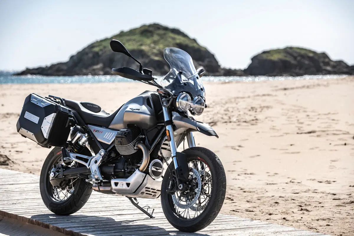 Moto Guzzi V85TT TEST: video anteprima (20)