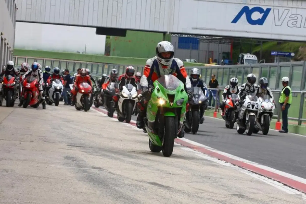 Si è svolto a Vallelunga con Lucchinelli e Poggiali il Michelin Power Days 2012 (3)