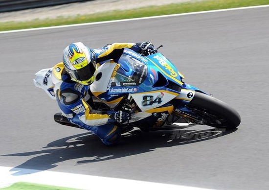 Superbike. Fabrizio chiude in testa le qualifiche di Monza