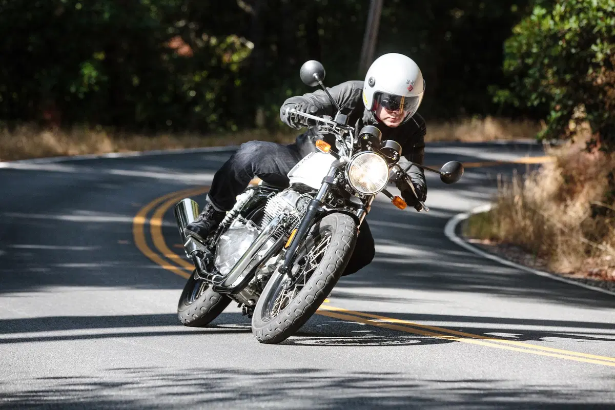 Royal Enfield Continental GT 650 e Interceptor (6)