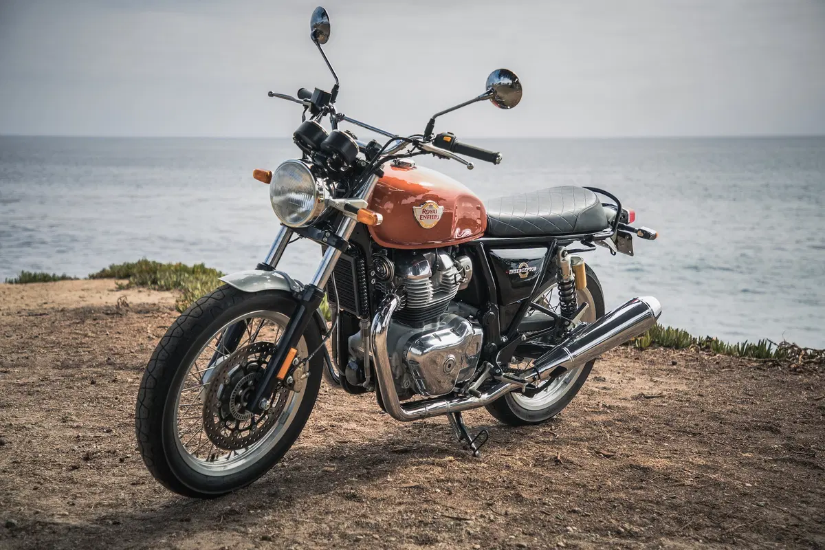 Royal Enfield Continental GT 650 e Interceptor (10)