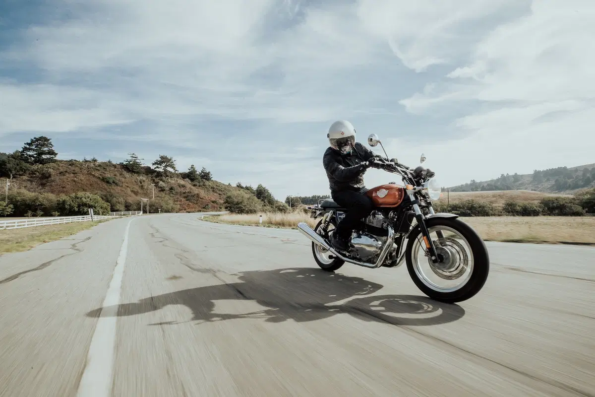 Royal Enfield Continental GT 650 e Interceptor (12)