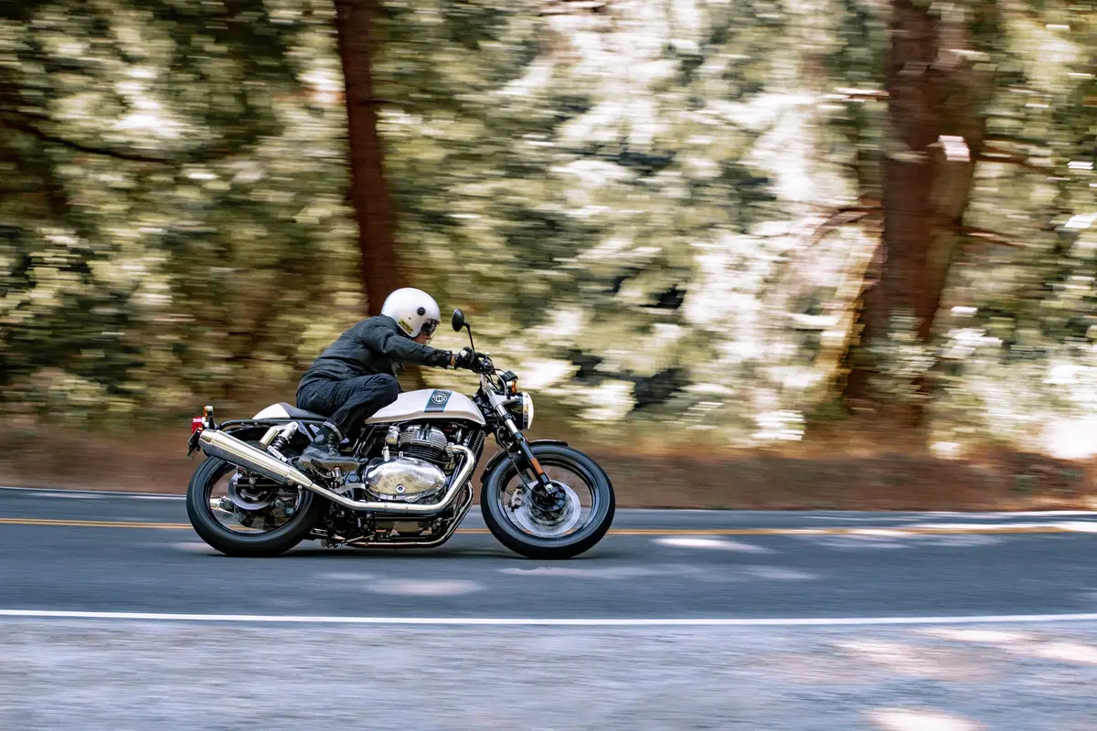 Royal Enfield Continental GT 650 e Interceptor (13)