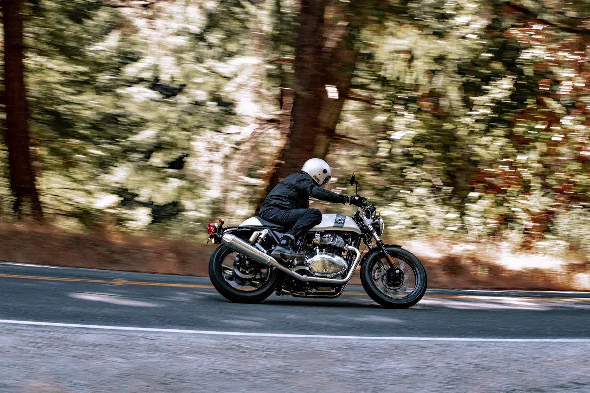 Royal Enfield Continental GT 650 e Interceptor (14)