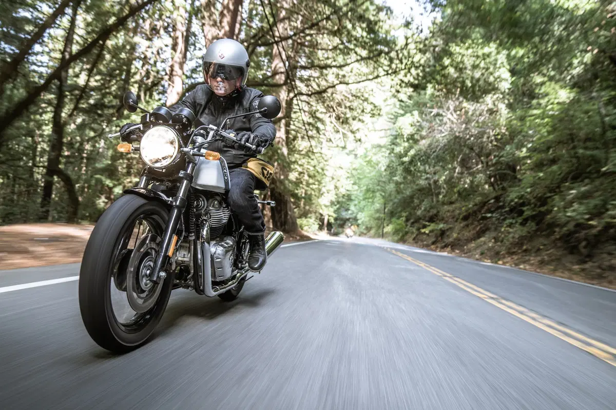 Royal Enfield Continental GT 650 e Interceptor (19)