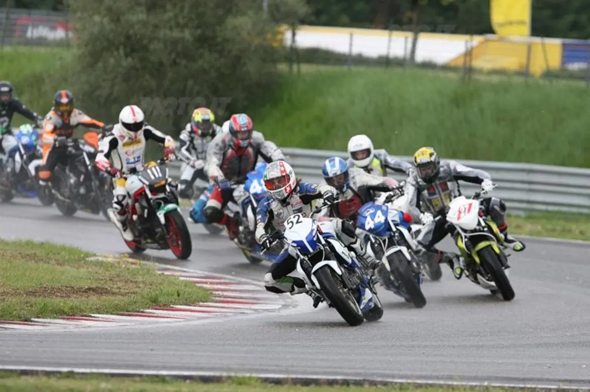Suzuki Gladius Cup 2012. Siamo scesi in pista a Magione (2)