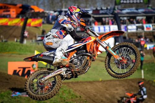 MX 2020. GP del Regno Unito. Jeffrey Herlings su Gajser e Cairoli (5)