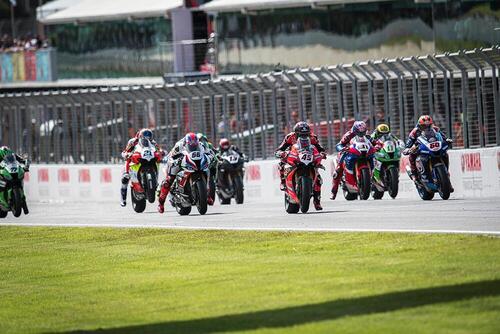 SBK Phillip Island, le foto della gara oltre la gara (5)