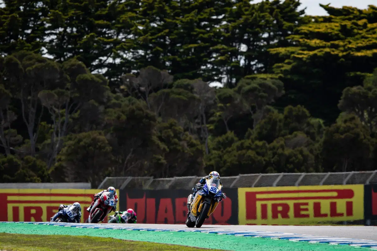 SBK Phillip Island, le foto della gara oltre la gara (10)