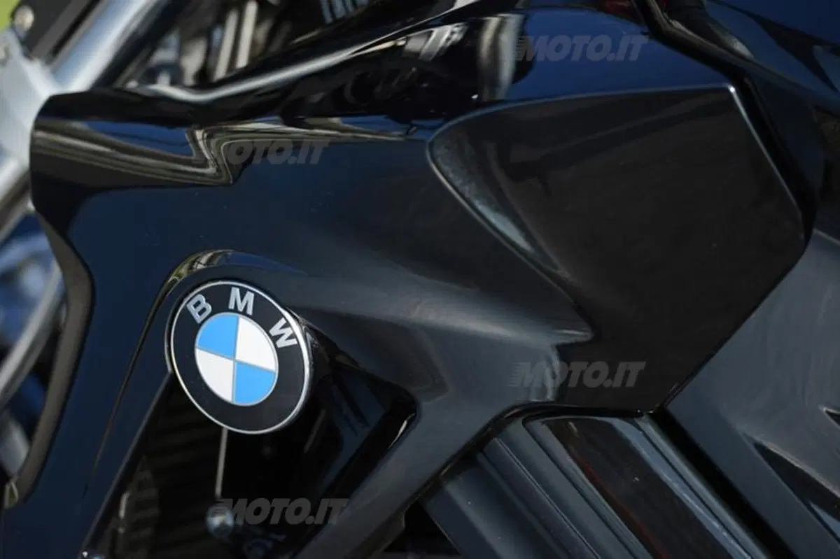Melandri e Fabrizio presentano a Monza la BMW F 800 R in livrea all black (7)