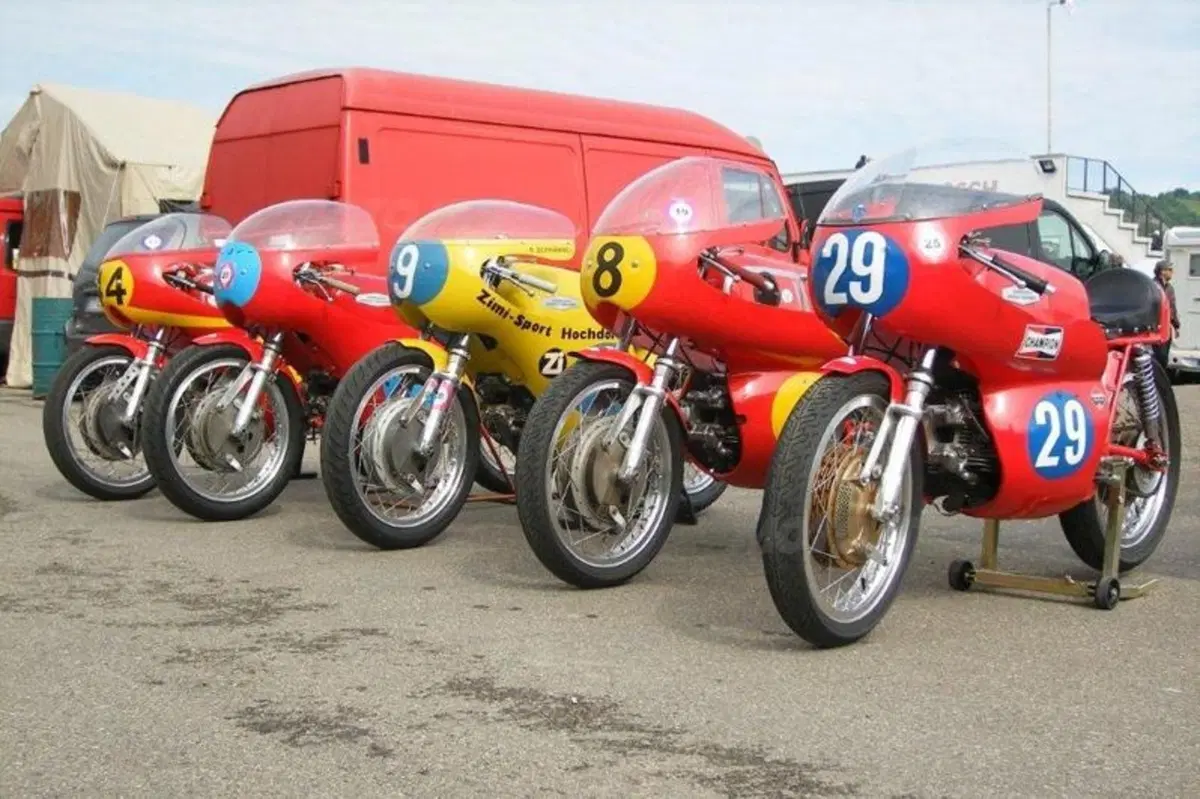 Dall'11 al 13 maggio, a Varano de’ Melegari, va in scena l'11° Asimotoshow (2)
