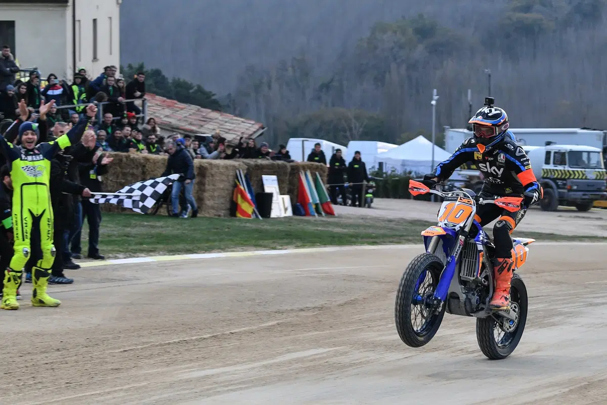 100 km dei campioni: vincono Valentino Rossi e Luca Marini (15)