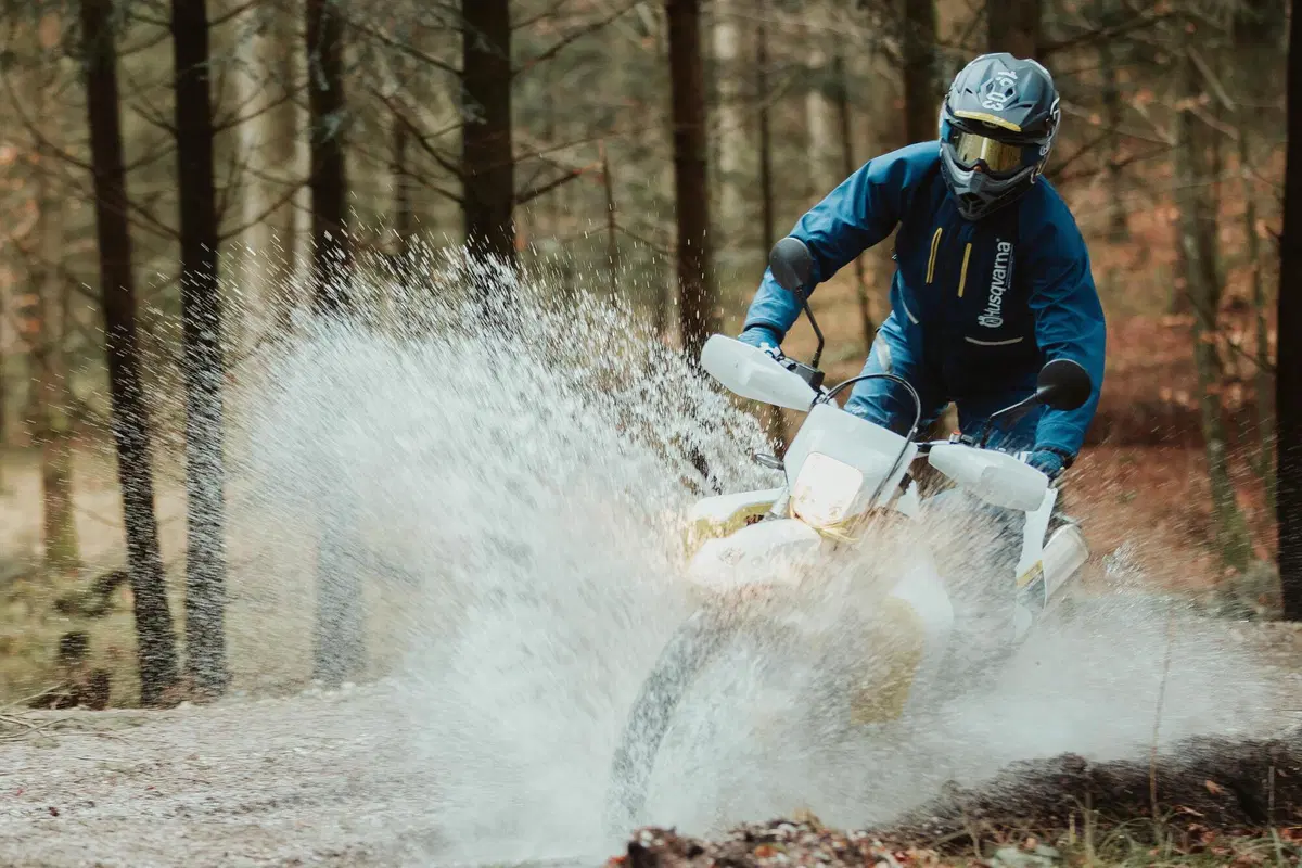 Nuova Husqvarna 701 Enduro LR. Senza confini (3)