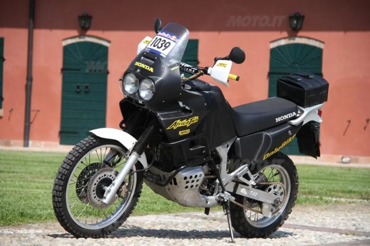 Pellicola. Come cambiare il look alla moto senza perdere l’originalità (2)
