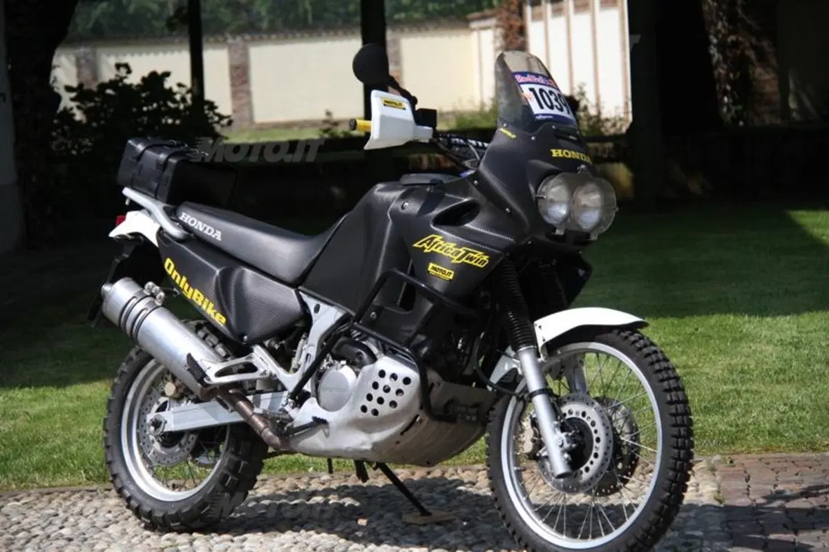 Pellicola. Come cambiare il look alla moto senza perdere l’originalità (3)