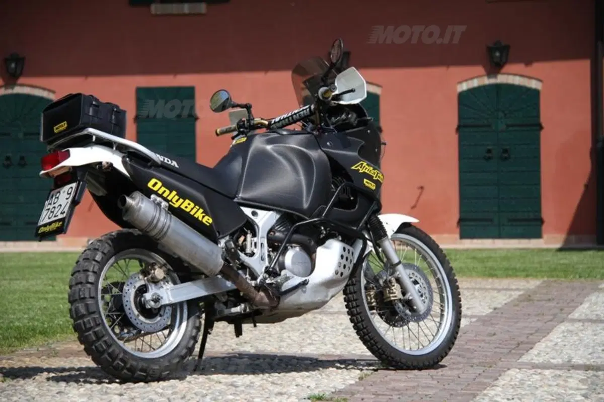 Pellicola. Come cambiare il look alla moto senza perdere l’originalità (5)