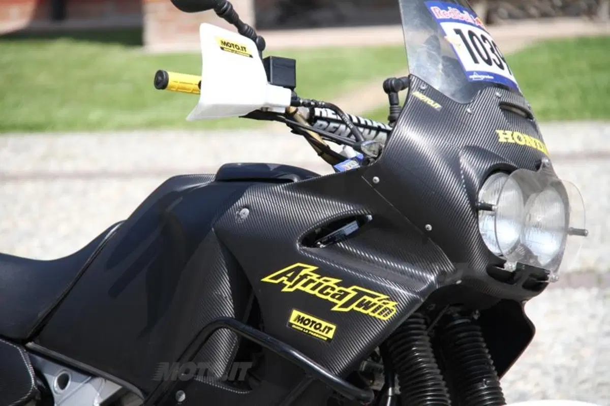 Pellicola. Come cambiare il look alla moto senza perdere l’originalità (10)