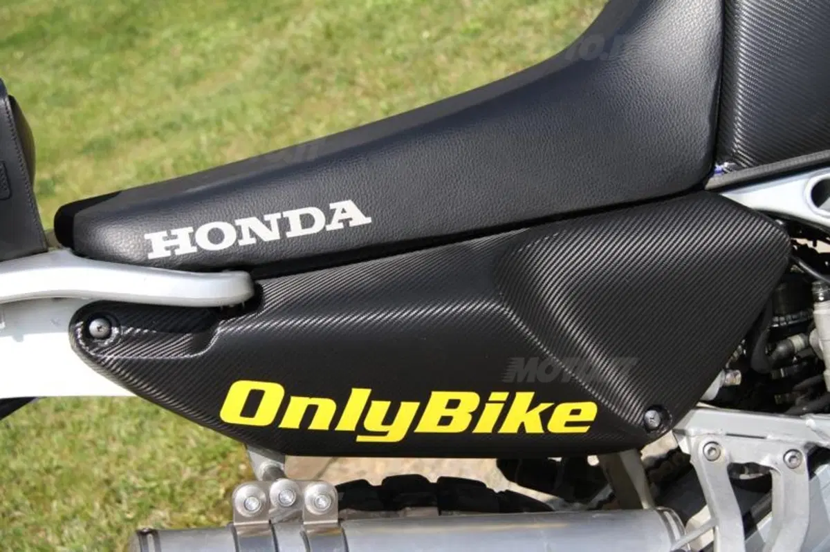 Pellicola. Come cambiare il look alla moto senza perdere l’originalità (13)