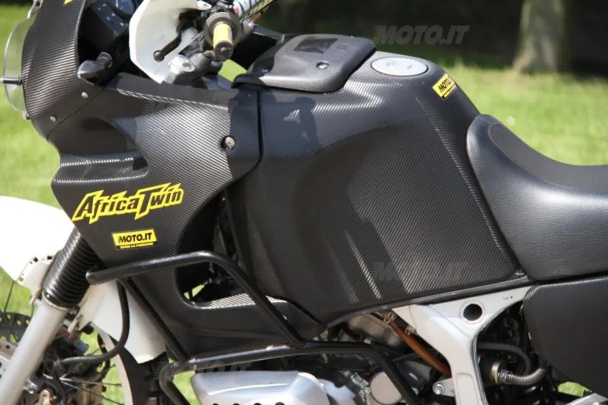 Pellicola. Come cambiare il look alla moto senza perdere l’originalità (16)