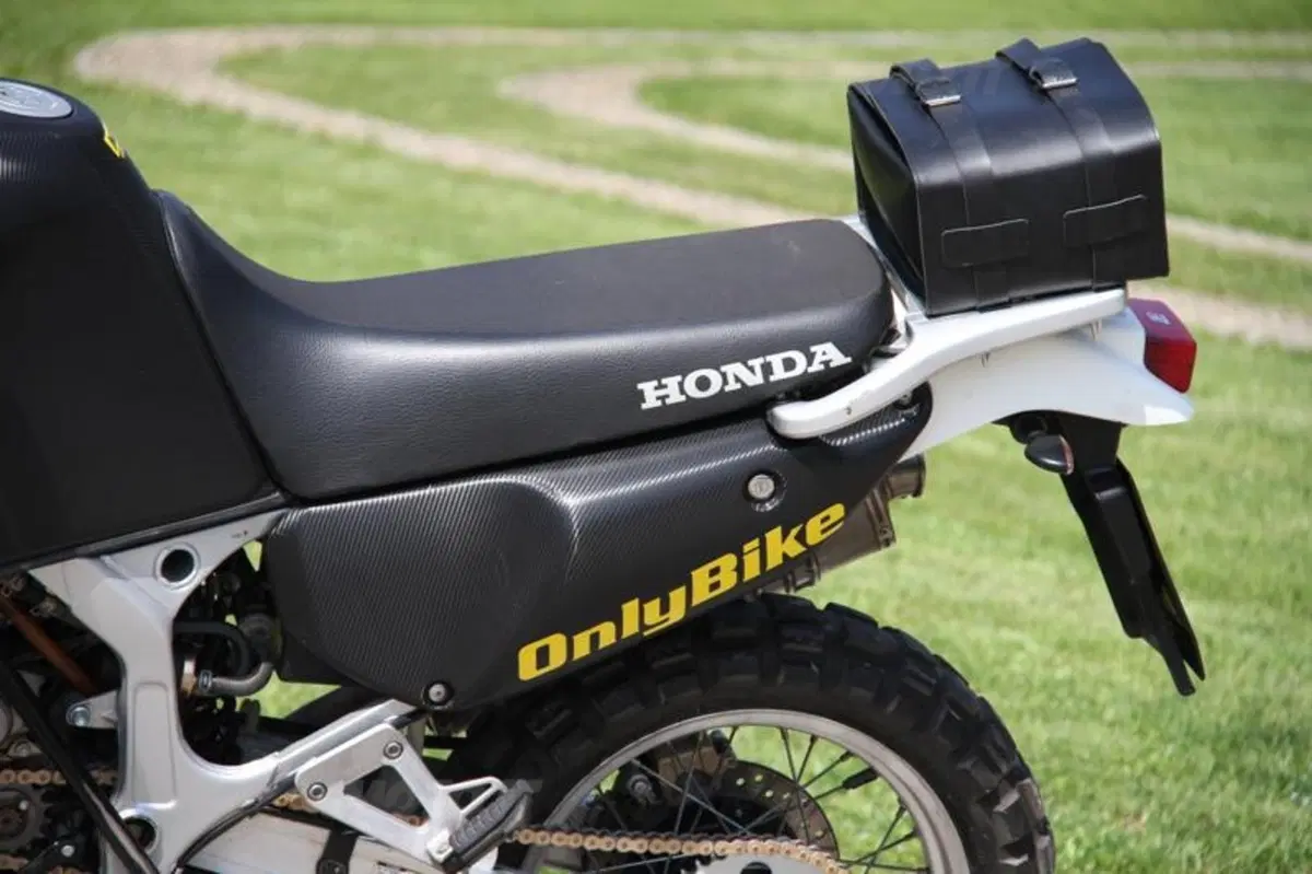 Pellicola. Come cambiare il look alla moto senza perdere l’originalità (21)